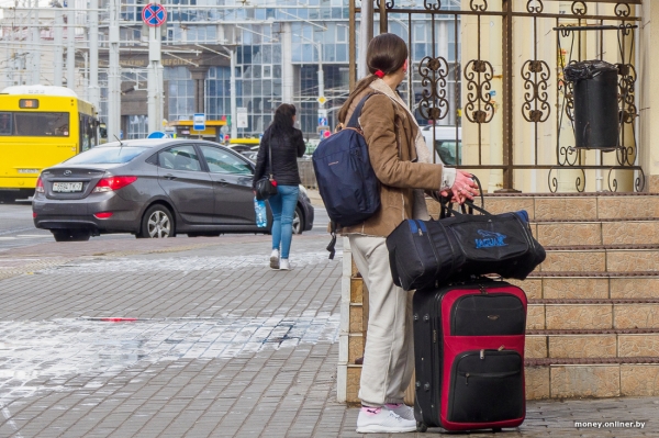 «Только за запись посредники берут по 500—700 рублей». Что происходит в визовых центрах «Только за запись посредники берут по 500—700 рублей». Что происходит в визовых центрах