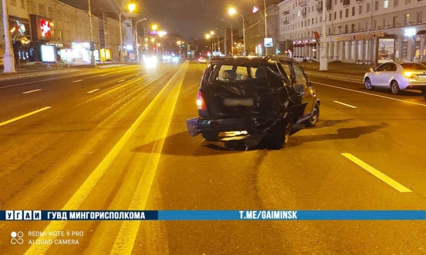 Двойное ДТП на пр. Независимости: легковушка сбила пешехода, а затем в нее врезалась маршрутка Двойное ДТП на пр. Независимости: легковушка сбила пешехода, а затем в нее врезалась маршрутка