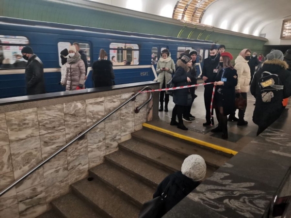 Первая линия метрополитена не работает по техническим причинам –очевидцы