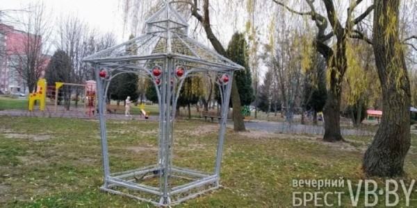 Снеговик с гитарой, аэростат и влюбленная парочка. Почему в парк Мира в Бресте нужно прийти 15 декабря? Снеговик с гитарой, аэростат и влюбленная парочка. Почему в парк Мира в Бресте нужно прийти 15 декабря?