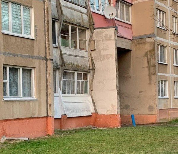 Пенсионерки из Барановичей смогут спать спокойно? Мистический «лик» женщины исчез Пенсионерки из Барановичей смогут спать спокойно? Мистический «лик» женщины исчез