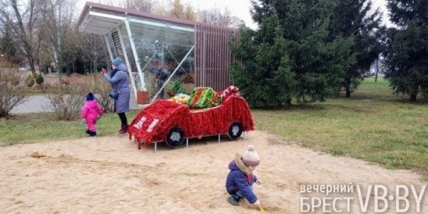 Снеговик с гитарой, аэростат и влюбленная парочка. Почему в парк Мира в Бресте нужно прийти 15 декабря? Снеговик с гитарой, аэростат и влюбленная парочка. Почему в парк Мира в Бресте нужно прийти 15 декабря?