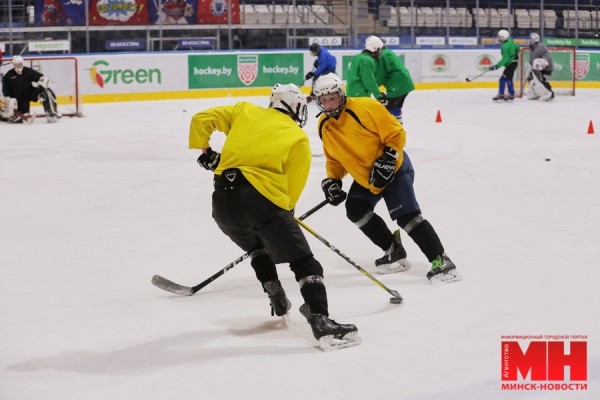 Юные хоккеисты из Заводского района готовятся к соревнованиям «Золотая шайба» Юные хоккеисты из Заводского района готовятся к соревнованиям «Золотая шайба»