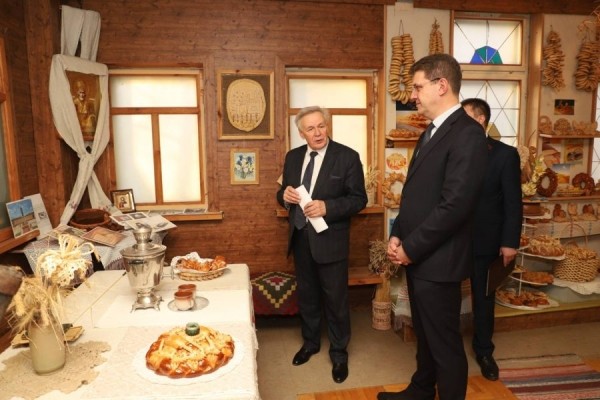 Владимир Кухарев посетил колледж хлебопечения и встретился с учащимися