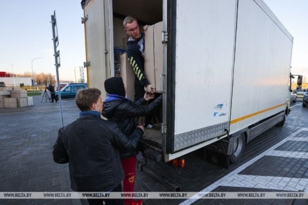 Студенты оборудуют мебелью кабинеты строящегося медицинского комплекса в Бресте Студенты оборудуют мебелью кабинеты строящегося медицинского комплекса в Бресте