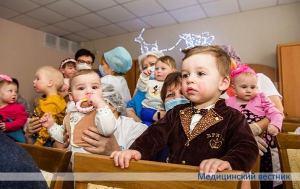 Министр здравоохранения накануне новогодних праздников навестил детей из столичного Дома ребенка № 1		 
			Министр здравоохранения накануне новогодних праздников навестил детей из столичного Дома ребенка № 1
