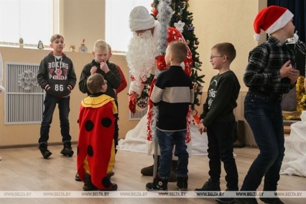 Брестские военнослужащие поздравили воспитанников Кобринской детской деревни Брестские военнослужащие поздравили воспитанников Кобринской детской деревни