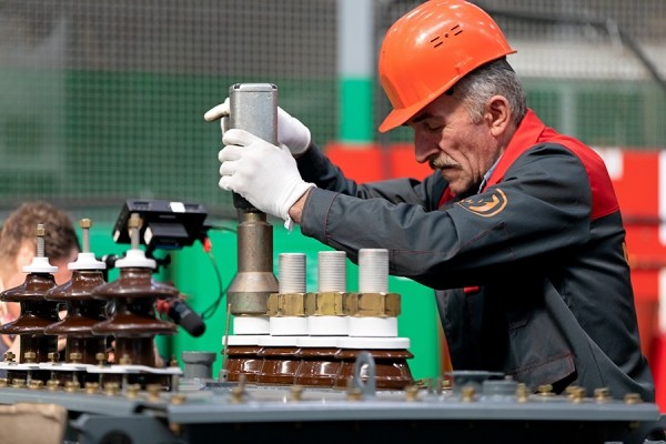 Надежность и долговечность продукции. Минскому электротехническому заводу им. В. И. Козлова — 65 лет* Надежность и долговечность продукции. Минскому электротехническому заводу им. В. И. Козлова — 65 лет*