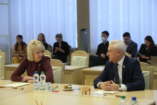 «В 2021 году на борьбу с COVID-19 в Беларуси израсходовано около 2 млрд долларов» — Кочанова