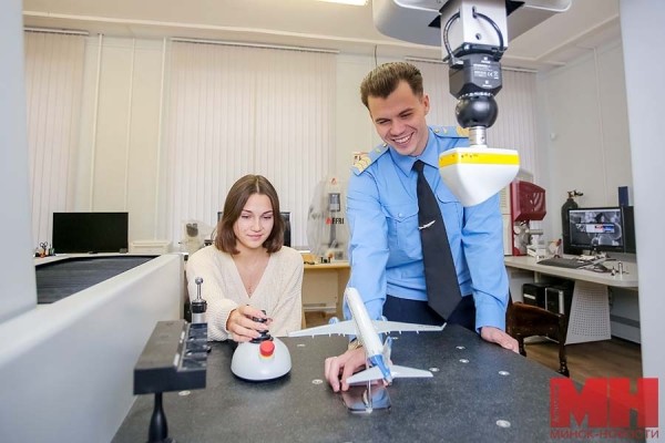 В Беларуси начали готовить пилотов гражданской авиации. Пообщались с ребятами, прошедшими серьезный отбор В Беларуси начали готовить пилотов гражданской авиации. Пообщались с ребятами, прошедшими серьезный отбор