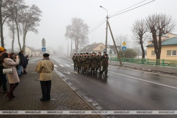 Останки погибшего под Кобрином военного летчика передали на его родину Останки погибшего под Кобрином военного летчика передали на его родину