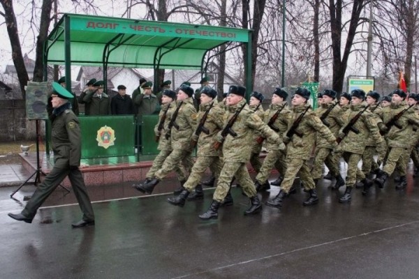 Новобранцы Пинского погранотряда приняли военную присягу Новобранцы Пинского погранотряда приняли военную присягу