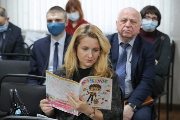 «Читают с карандашом в руках». Коллектив агентства «Минск-Новости» встретился с работниками предприятий Октябрьского района