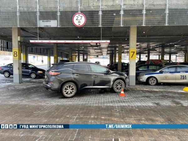 Возле ТЦ «Скала» пенсионерка попала под колеса автомобиля