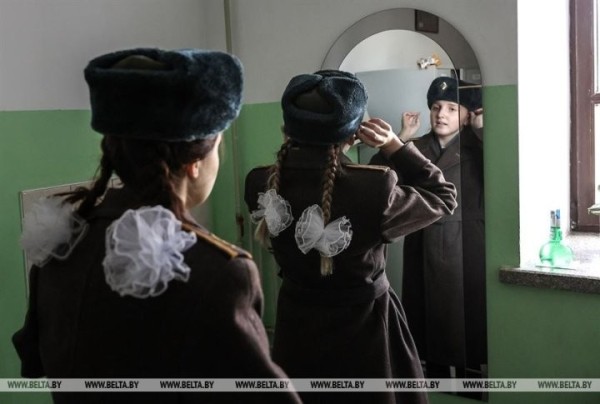 Без выходных и праздников: почти 50 лет школьники несут Вахту Памяти в Брестской крепости Без выходных и праздников: почти 50 лет школьники несут Вахту Памяти в Брестской крепости