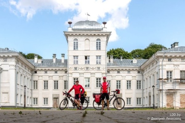 Велотурист из Брестской области проехал более 6 тысяч километров по Беларуси и описал впечатления от путешествий Велотурист из Брестской области проехал более 6 тысяч километров по Беларуси и описал впечатления от путешествий