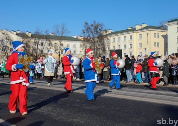Большой фоторепортаж: брестский Рождественский парад