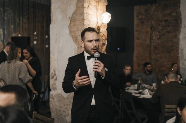 «Не спал сутки, сделал кассу 1300 рублей». Cколько белорусы заработали в новогодние праздники