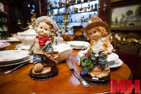 Есть даже 400-летние тарелки. Что продают в минском салоне антиквариата Есть даже 400-летние тарелки. Что продают в минском салоне антиквариата