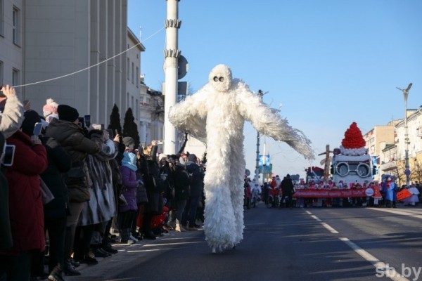 Большой фоторепортаж: брестский Рождественский парад