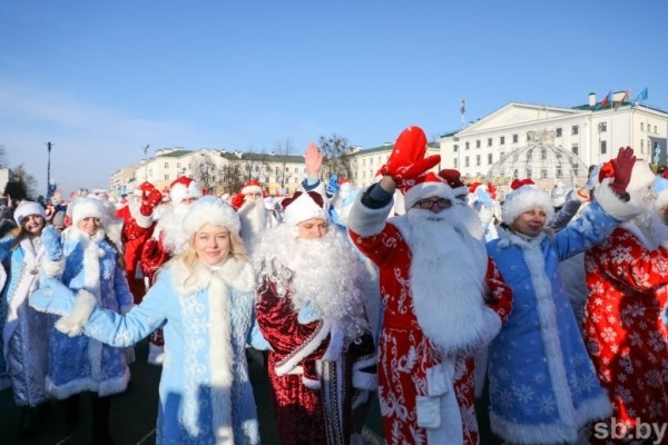 Большой фоторепортаж: брестский Рождественский парад