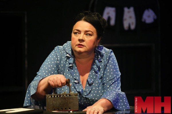 В Купаловском театре представили спектакль о женском одиночестве Donna sola