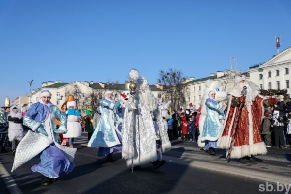 Большой фоторепортаж: брестский Рождественский парад