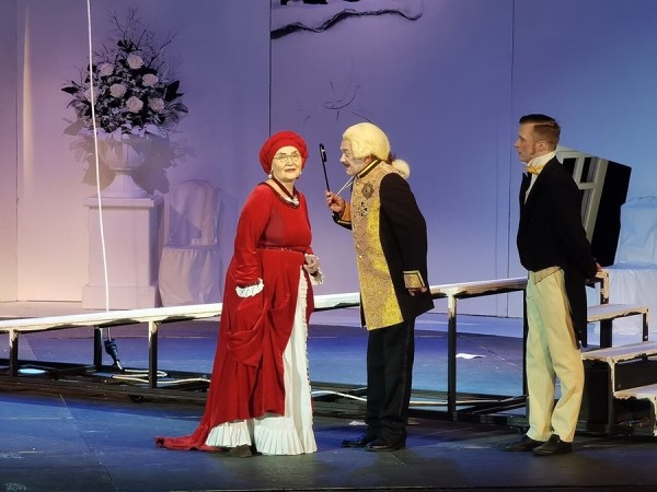 На сцене Музыкального театра гастролеры из Тулы представили спектакль «Дядюшкин сон» На сцене Музыкального театра гастролеры из Тулы представили спектакль «Дядюшкин сон»