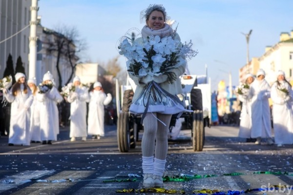 Большой фоторепортаж: брестский Рождественский парад