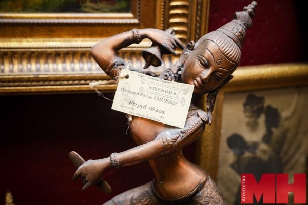 Есть даже 400-летние тарелки. Что продают в минском салоне антиквариата Есть даже 400-летние тарелки. Что продают в минском салоне антиквариата