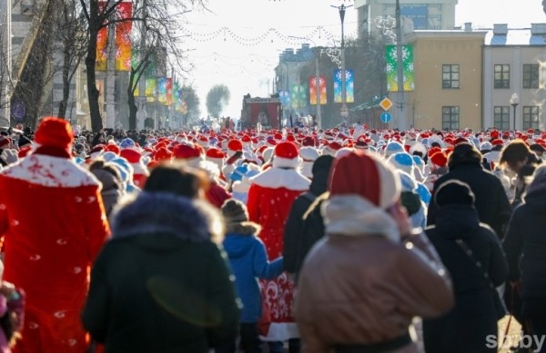 Большой фоторепортаж: брестский Рождественский парад