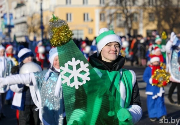 Большой фоторепортаж: брестский Рождественский парад