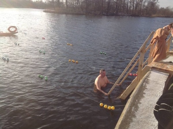 Заплыв моржей на Набережной Бреста. Посмотрите видео