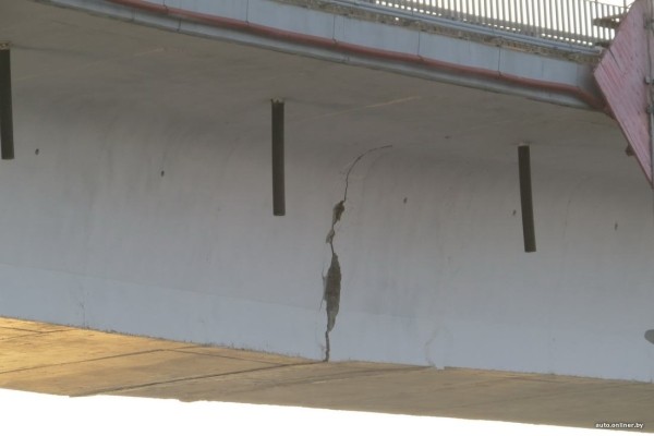 Дорого и долго. Вспоминаем, когда мосты трескались и доставляли неудобства белорусам Дорого и долго. Вспоминаем, когда мосты трескались и доставляли неудобства белорусам