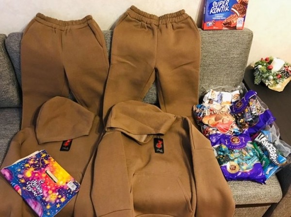 Дедушки Морозы из Кобрина исполнили долгожданные новогодние желания ребятишек приюта в агрогородке Оса Дедушки Морозы из Кобрина исполнили долгожданные новогодние желания ребятишек приюта в агрогородке Оса