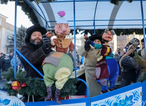 Большой фоторепортаж: брестский Рождественский парад