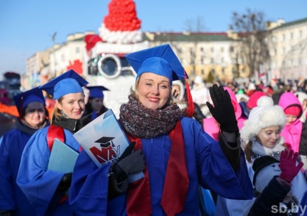 Большой фоторепортаж: брестский Рождественский парад