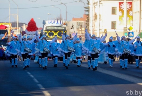 Большой фоторепортаж: брестский Рождественский парад