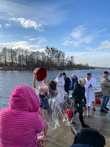 Заплыв моржей на Набережной Бреста. Посмотрите видео
