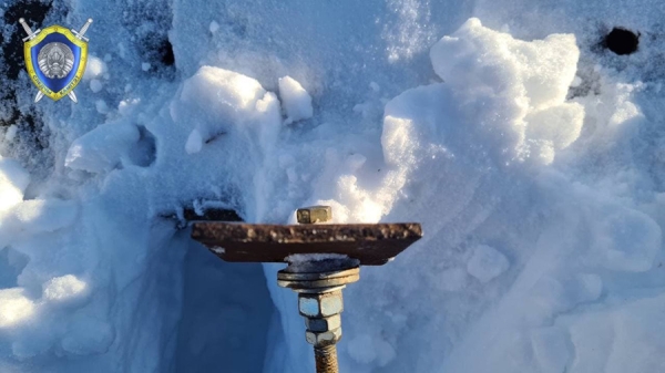 В Бобруйске 12-летний ребенок спрыгнул в снег с эстакады и травмировал ногу