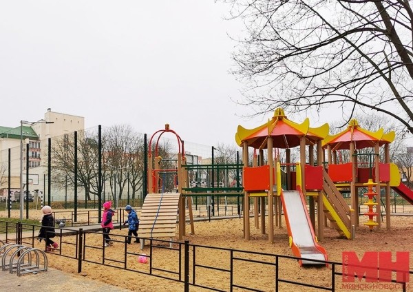 В 2021 г. в Ленинском районе благоустроили 39 дворов — больше, чем планировалось В 2021 г. в Ленинском районе благоустроили 39 дворов — больше, чем планировалось