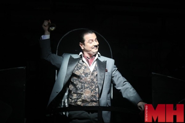 В Купаловском театре представили спектакль о женском одиночестве Donna sola