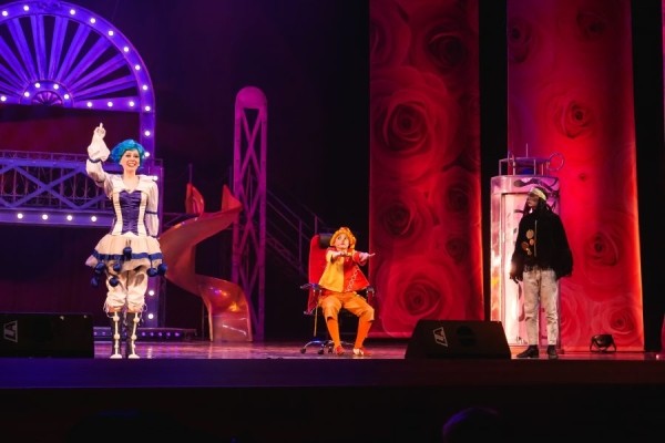 Премьеру обновленного мюзикла «Буратино.bу» покажут в Музыкальном театре. Встретились с режиссером Премьеру обновленного мюзикла «Буратино.bу» покажут в Музыкальном театре. Встретились с режиссером