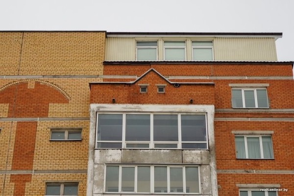 «Хотели снести, но все еще стоит». Как поживает коттедж на крыше минской многоэтажки «Хотели снести, но все еще стоит». Как поживает коттедж на крыше минской многоэтажки