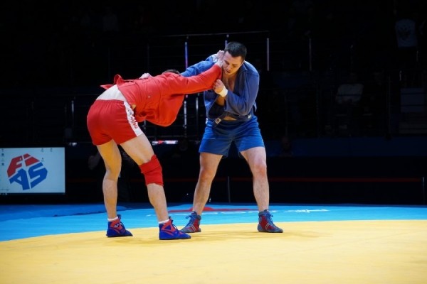 В первый день открытого Кубка Европы по самбо белорусы выиграли 13 медалей