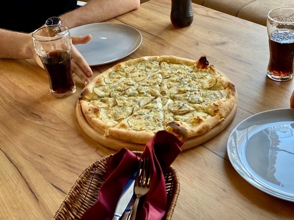 День всех влюбленных в «Mozzarella»: вкуснейшая пицца, романтическая атмосфера, подарки гостям