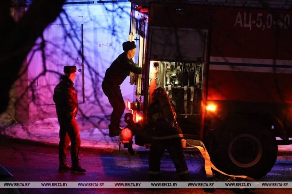 Микроавтобус горел на ул. Энгельса вечером 10 февраля