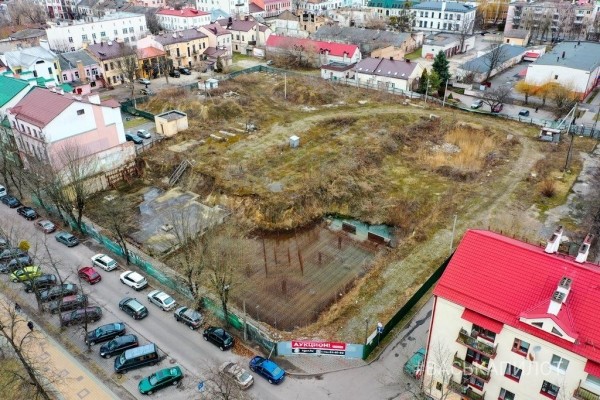 На аукционе за два миллиона рублей продали площадку под жилой дом в центре Бреста На аукционе за два миллиона рублей продали площадку под жилой дом в центре Бреста