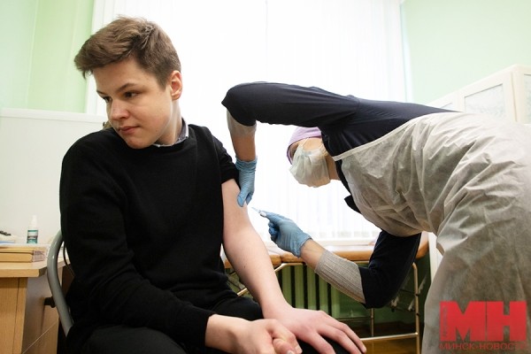 «Юные пациенты получат сертификаты с QR-кодом». Как школьников вакцинируют от COVID-19 в Минске «Юные пациенты получат сертификаты с QR-кодом». Как школьников вакцинируют от COVID-19 в Минске