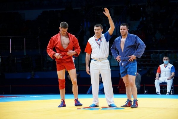 В первый день открытого Кубка Европы по самбо белорусы выиграли 13 медалей